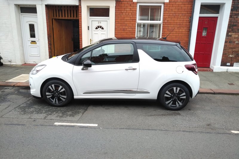 Illustration for article titled Cleaned neighbours Citroen DS3. EDIT: early morning repost